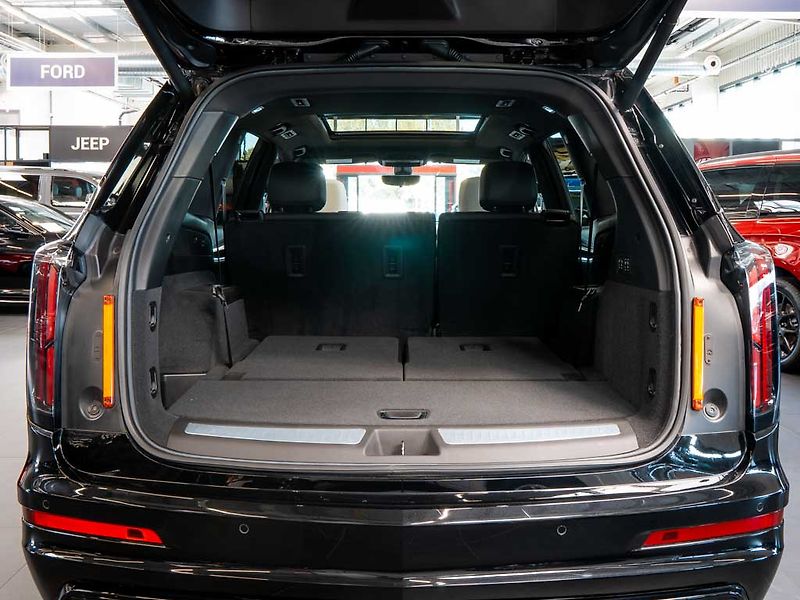 Cadillac XT6 (2023) 3.6 AWD Sport, Head-Up, Bose - fotka 6 z 37