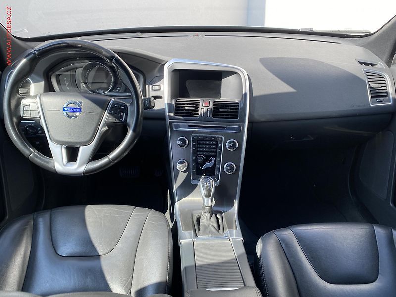 Volvo XC60 (2014) 2.4 D5 4x4, AT - fotka 8 z 18