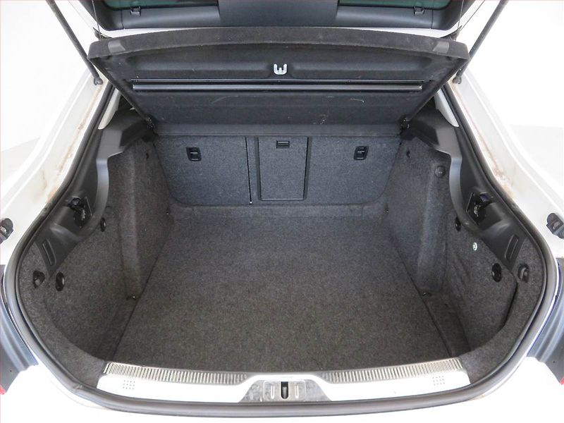 Škoda Superb (2013) Elegance 2.0 TDI, 4X4 - fotka 14 z 16