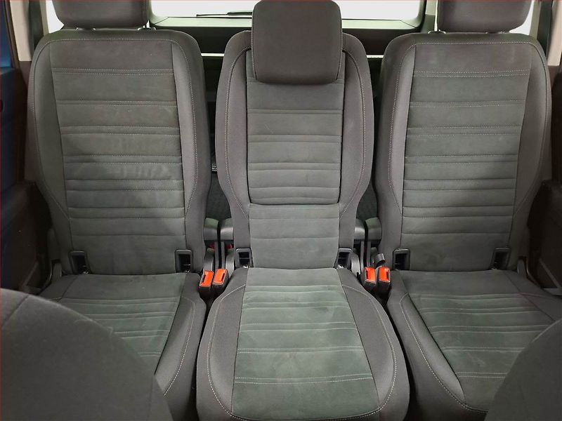 Volkswagen Touran (2019) 1.5 TSI - fotka 10 z 21