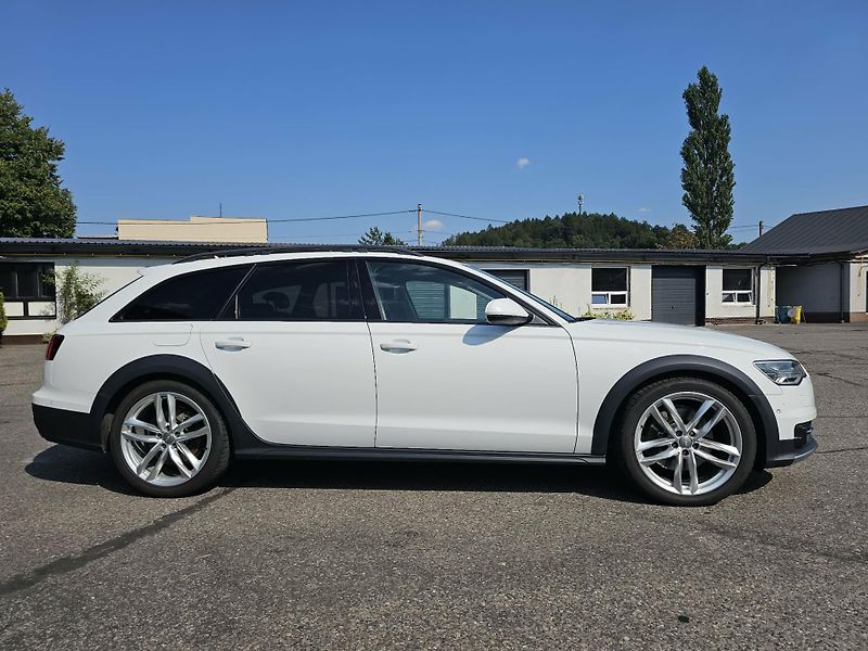 Audi A6 (2018) Allroad - fotka 10 z 34