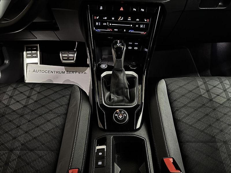 Volkswagen T-Roc R-LINE NEZ-TOP 2XALU TAŽNÉ DPH - fotka 29 z 42