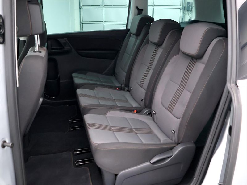 Volkswagen Sharan 2,0 TDI 135kW Comfortline DSG - fotka 13 z 39