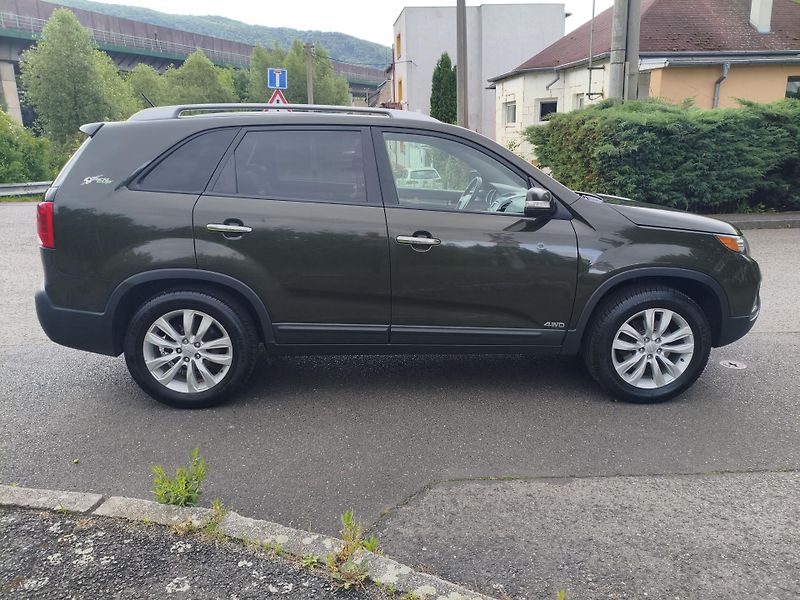 Kia Sorento (2011) 2,2 CRDI Sport 4x4 145Kw - fotka 5 z 28