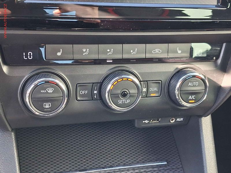 Škoda Octavia (2015) 2.0 TSi, RS, TZ, park.asist - fotka 15 z 20