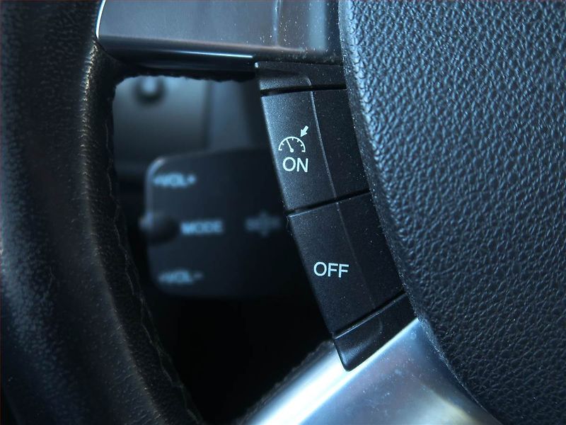Ford Focus (2008) 1.6 16V, po STK, rezervace - fotka 15 z 16