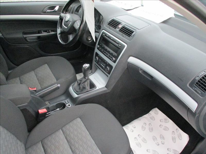 Škoda Octavia 1,2 TSI, digiklima,servis,tažn - fotka 10 z 40