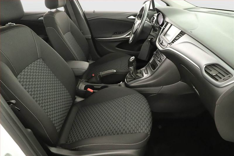 Opel Astra (2019) 1.4 T, Tempomat, Park. senzory - fotka 7 z 12
