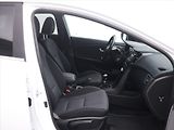Hyundai i30 1,6 GDI 99kW Weekend Serv.kn. - náhled 12