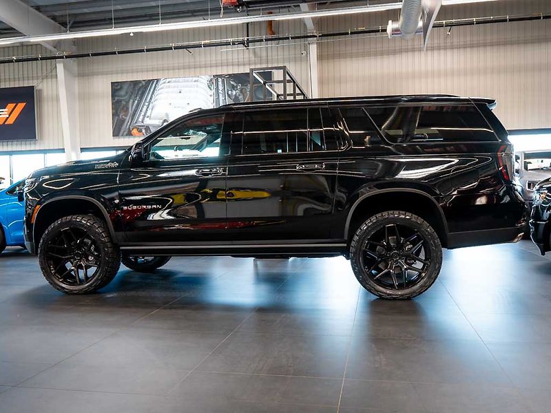 Chevrolet Suburban (2026) 6.2 V8 High Country 2,5 Lift - fotka 2 z 47