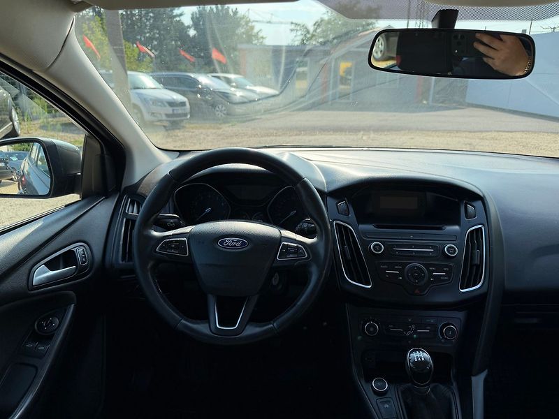Ford Focus 1.0 EcoBoost *74kw* - fotka 21 z 27