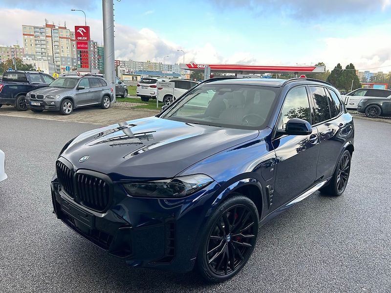 BMW X5 xDrive 50e El.tažné Vzduch TOP - fotka 1 z 10