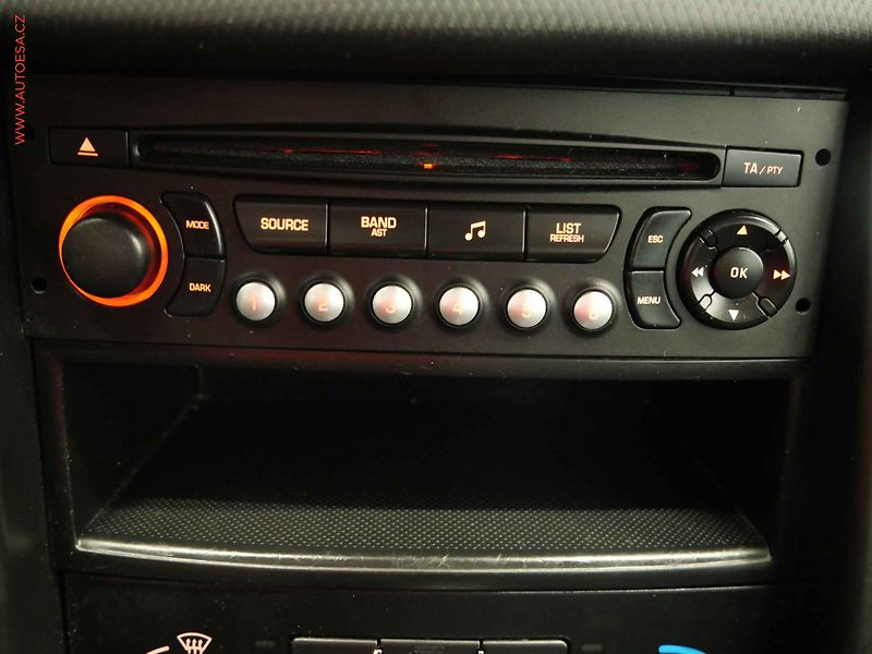 Peugeot 207 (2011) 1.4i, 2.maj,ČR, AC - fotka 15 z 16