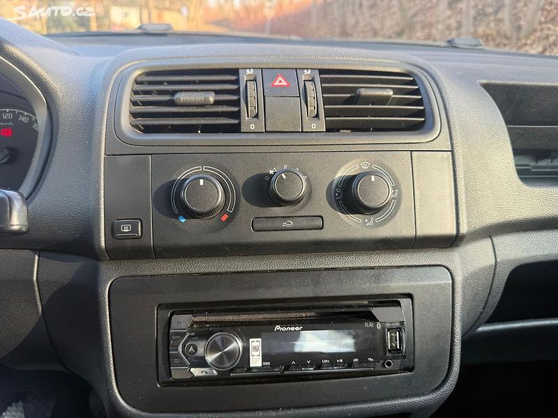Škoda Fabia (2007) 1.4i 16v, 63kw Původ ČR - fotka 17 z 19