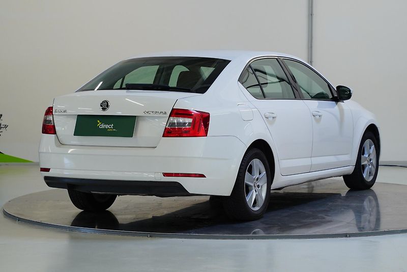 Škoda Octavia - fotka 2 z 26