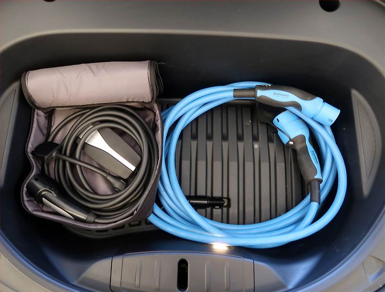 Tesla Model 3 (2020) Std Range Plus 52kWh, SoH 82% - fotka 21 z 21