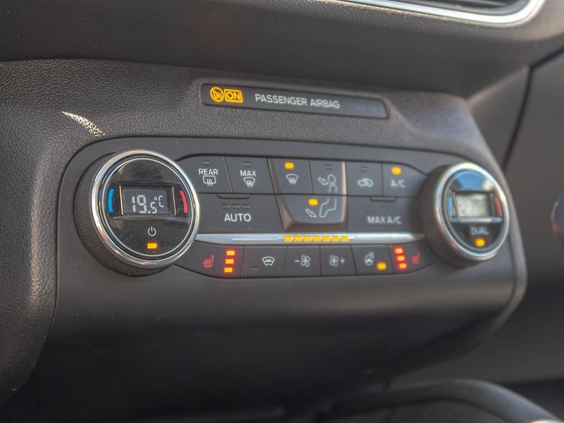 Ford Focus (2019) ČR 2.0TDCI 110KW – VÝBAVA! - fotka 28 z 55