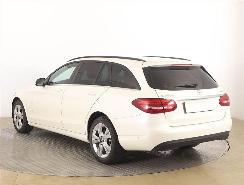 Mercedes-Benz Třídy C (2017) C 220 d, Automat, Kůže, Navi - fotka 4 z 16
