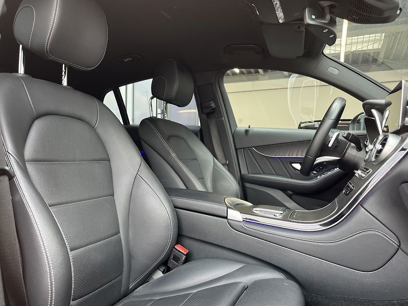 Mercedes-Benz GLC Coupé 200 d 4MATIC kupé AMG Li - fotka 16 z 21