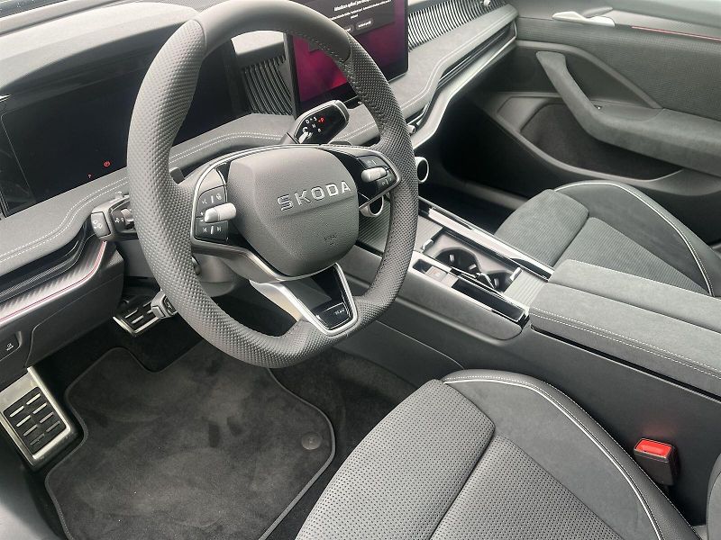 Škoda Superb (2026) Combi 2,0 TDI 4x4 DSG Sportlin - fotka 9 z 30