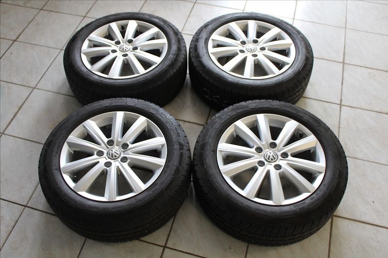Volkswagen Multivan 2,0 TDI  1MAJ,7MÍST,AT,4x4,DPH - fotka 40 z 40