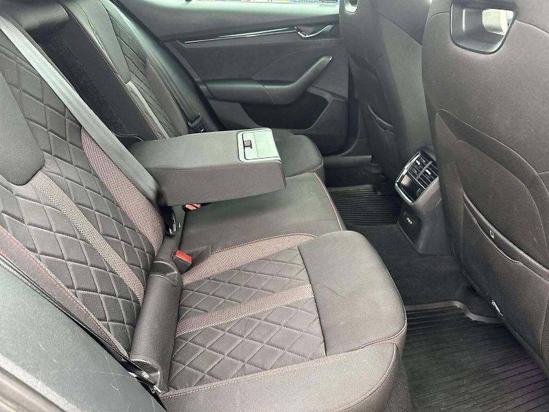 Škoda Octavia (2021) 2.0 TSI DSG RS - fotka 10 z 36