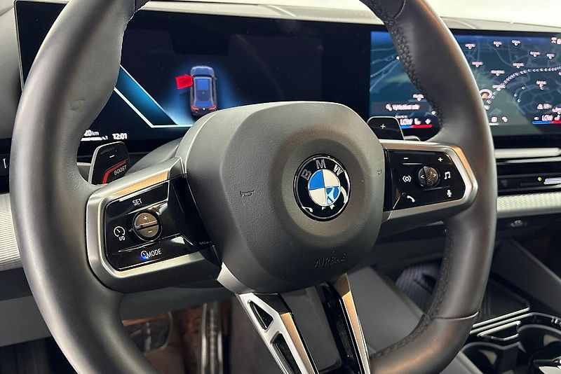 BMW Řada 5 540d xDrive Touring - fotka 17 z 24