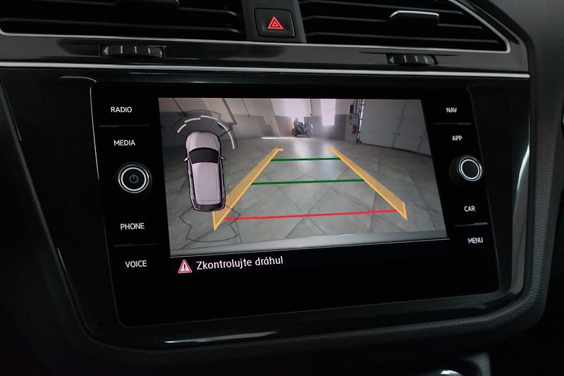 Volkswagen Tiguan 1.5 TSI DSG*VIRTUAL*KAMERA*ACC - fotka 25 z 44