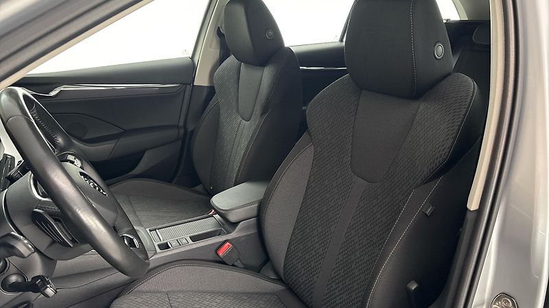 Škoda Octavia 1.4 TSI iV DSG Style Combi - fotka 15 z 25