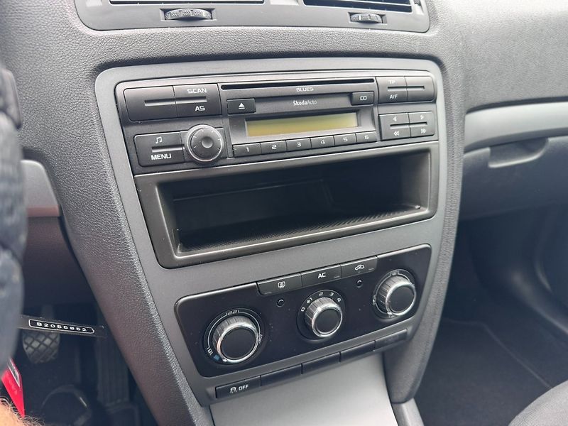 Škoda Octavia (2010) 1,4 TSI 90 KW TAŽNÉ KOLA - fotka 28 z 50