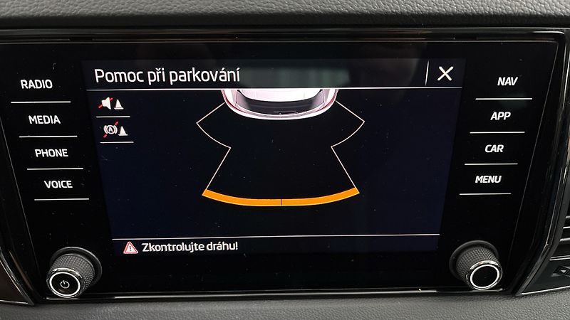 Škoda Karoq 2.0 TDI DSG 4x4 Style - fotka 12 z 26