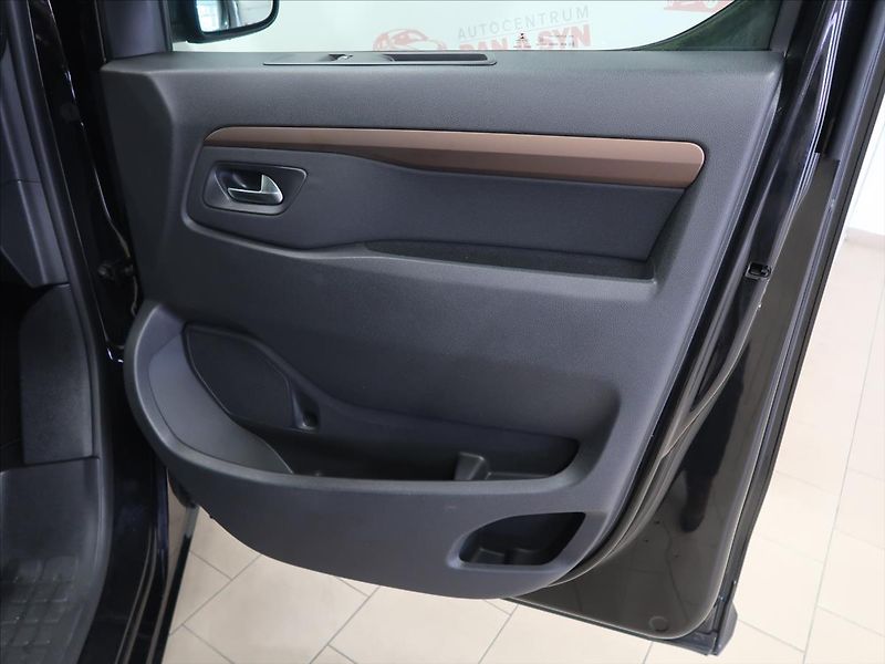 Toyota ProAce Verso 2,0 D-4D Family 1.maj. 8 míst - fotka 13 z 37