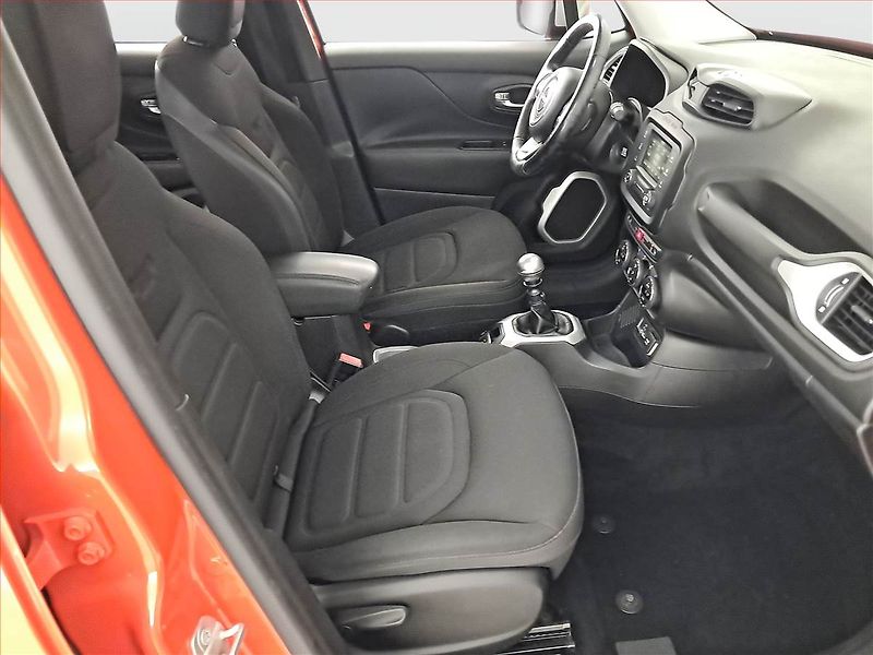 Jeep Renegade (2015) 1.6 MultiJet, Serv.kniha - fotka 9 z 17