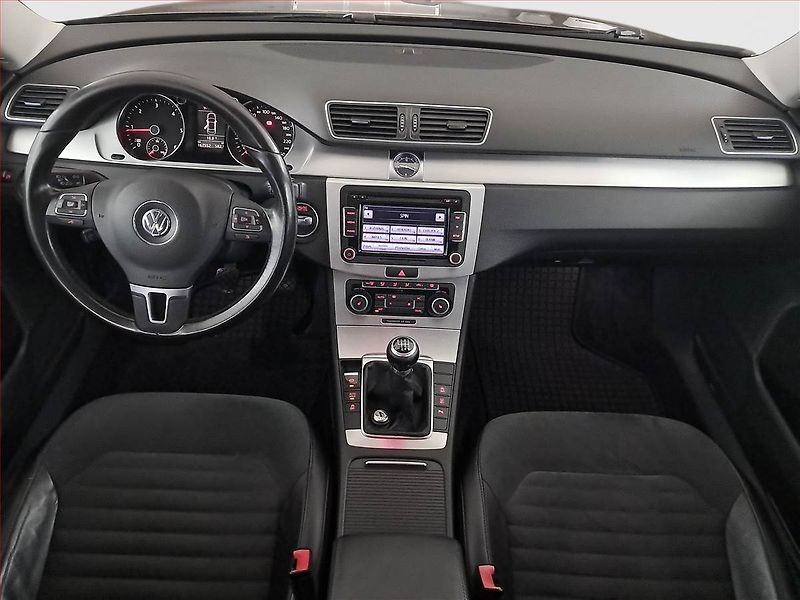 Volkswagen Passat (2011) Highline 2.0 TDI, Xenony - fotka 8 z 16