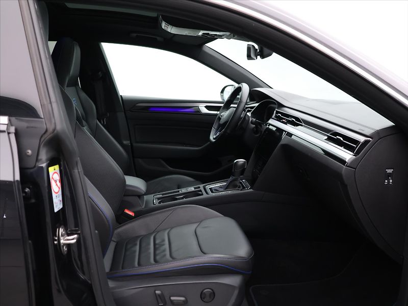 Volkswagen Arteon Shooting Brake 2.0 TSI R 235kW 4M DSG DPH 1.M - fotka 12 z 34