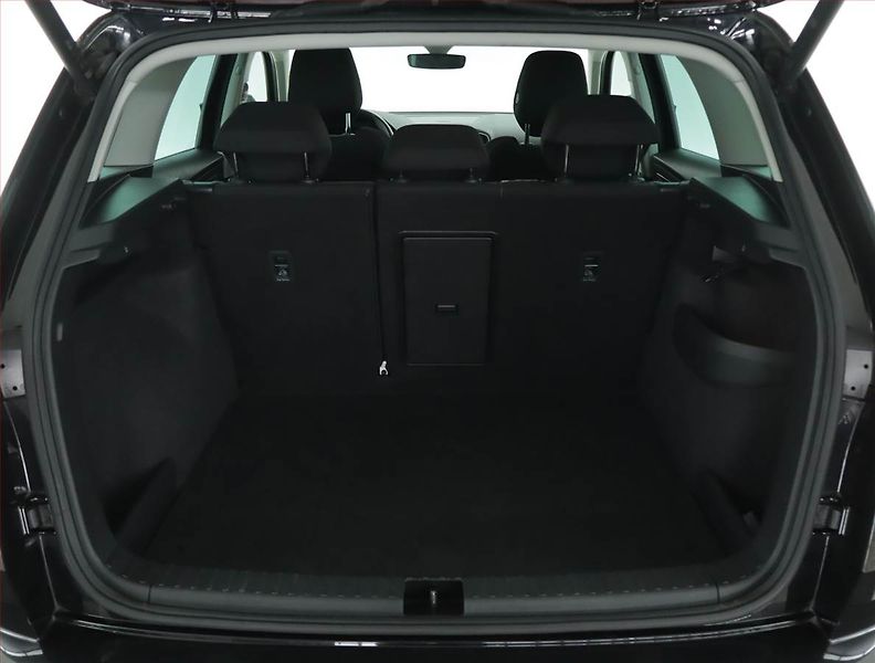 Škoda Karoq (2023) Ambition 1.5 TSI - fotka 14 z 17
