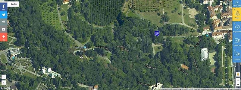 Pořádnou recesí je hned několik návrhů pro měření rychlosti na Karlově mostě.