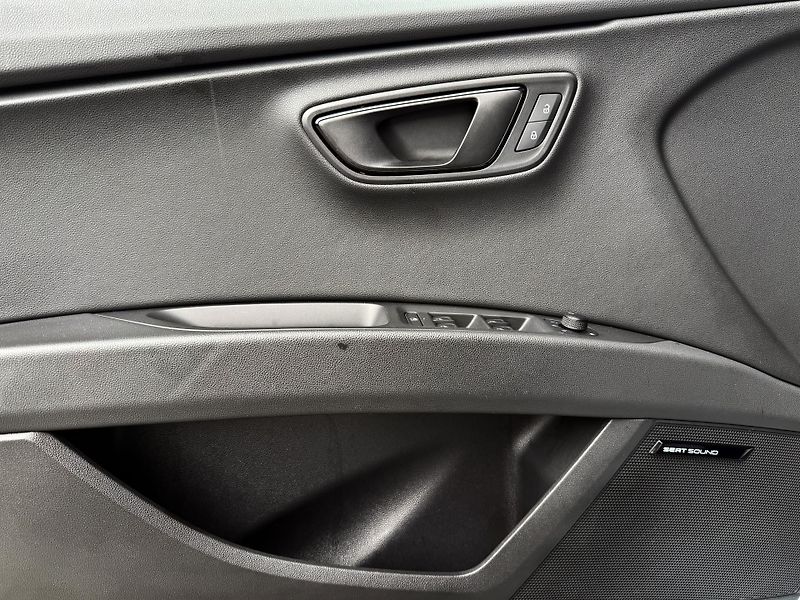 Seat Leon 2,0 ST Cupra REZERVACE - fotka 19 z 50