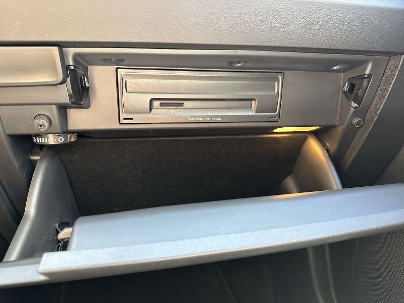 Škoda Karoq (2020) 2.0 TDI Ambition - fotka 23 z 31