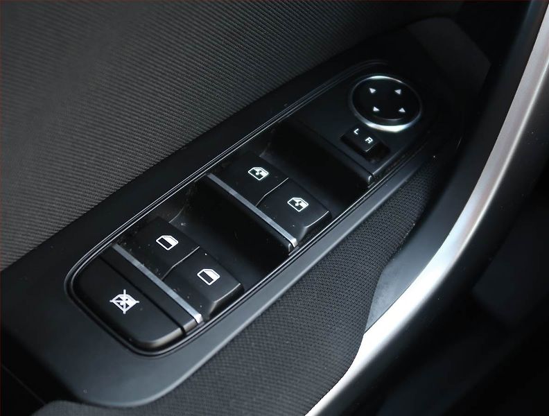 Kia Ceed (2023) 1.5 T-GDI, ČR,1.maj - fotka 15 z 20