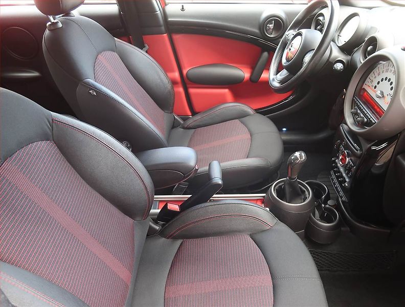 Mini Countryman (2011) Cooper D ALL4, 4X4, Xenony - fotka 9 z 13