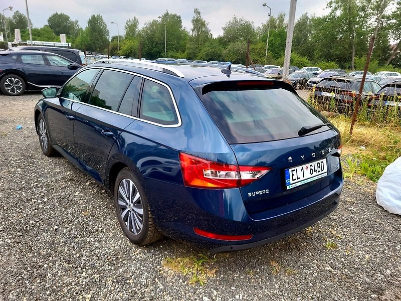 Škoda Superb (2022) Combi Style 1,4 PHEV160 kW DSG - fotka 4 z 17