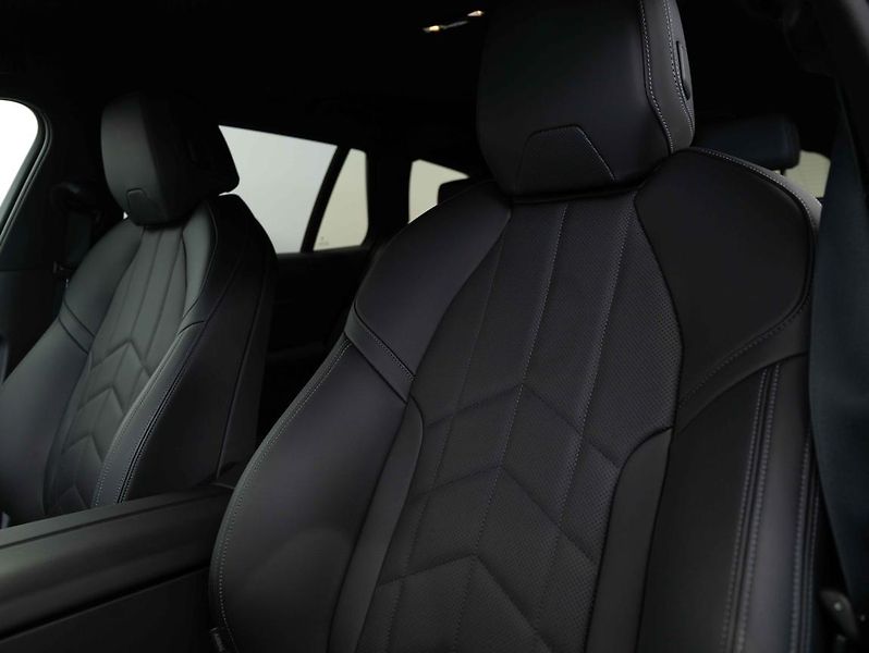 BMW Řada 5 540d xDrive Touring - fotka 20 z 22