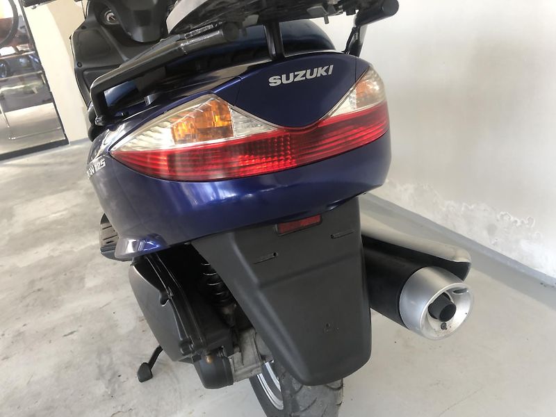 Suzuki Burgman 125 - fotka 12 z 17