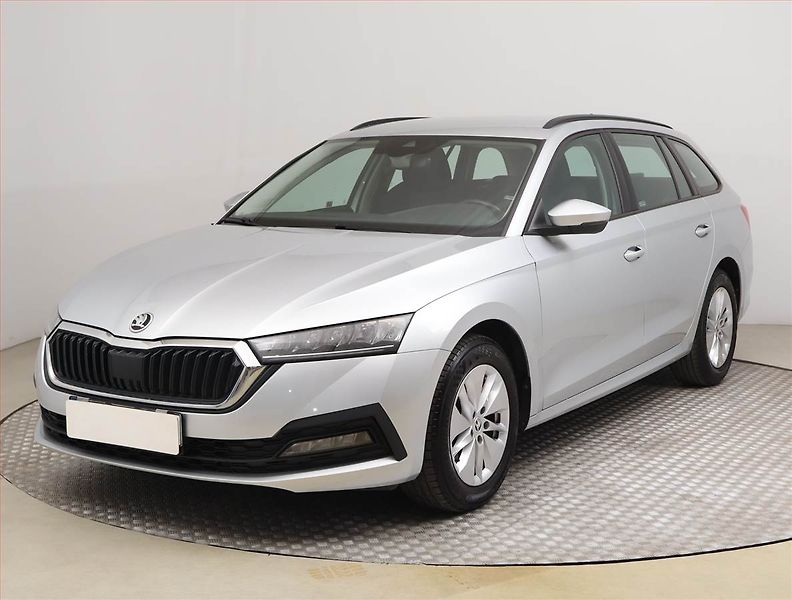 Škoda Octavia (2023) Ambition 2.0 TDI, ČR,1.maj - fotka 2 z 18