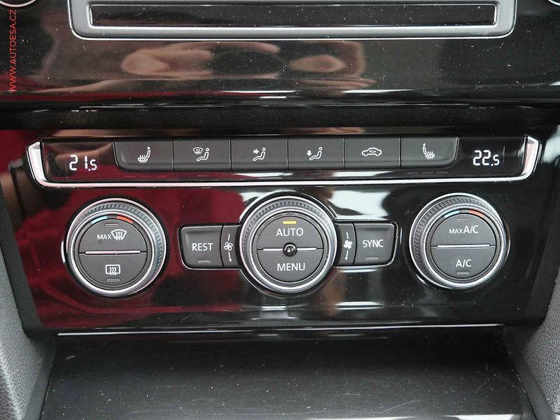 Volkswagen Passat (2016) 2.0TDi 4x4, 2.maj,ČR - fotka 15 z 21