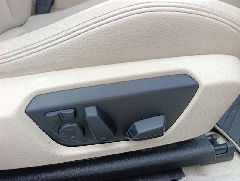 BMW Řada 3 2,0 325D GT Aut. kůže navi kam - fotka 37 z 39
