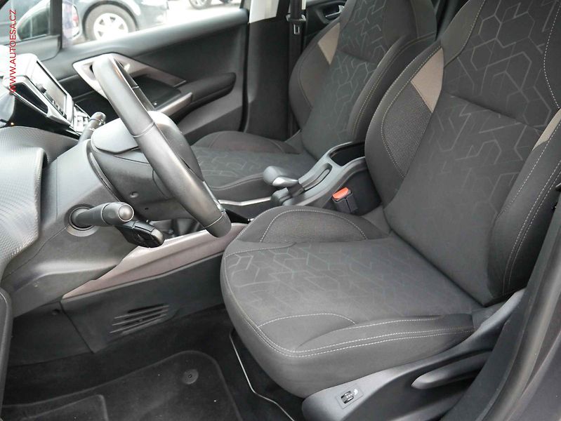 Peugeot 2008 (2016) 1.2 PT, 1.maj,ČR, servis - fotka 9 z 20