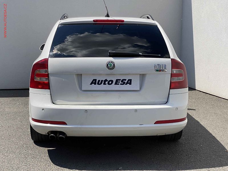 Škoda Octavia (2008) 2.0 TFSi, RS, šíbr - fotka 5 z 15