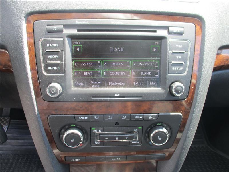 Škoda Octavia 1,4 TSI, Elegance,serv. kniha, - fotka 15 z 28